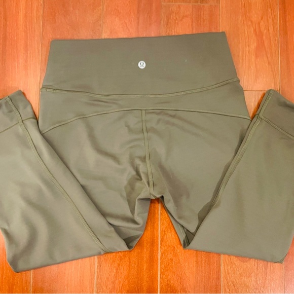 NWT Lululemon In Movement Crop Leggings - Size 8 - Picture 7 of 8